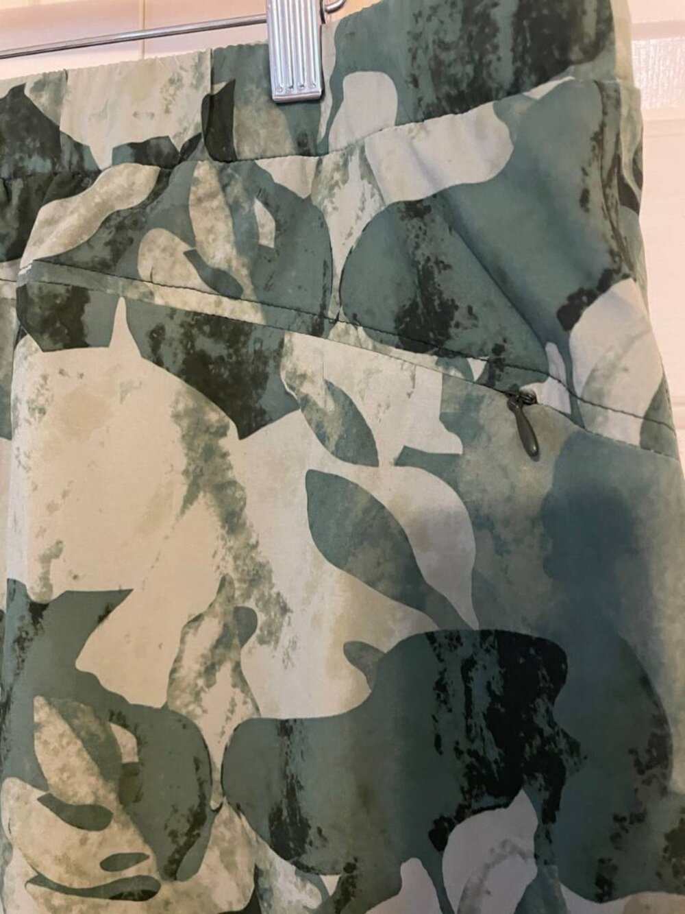 Chico's Zenergy Skort US 14 - Botanical print Floral Camo Print - Picture 4 of 7